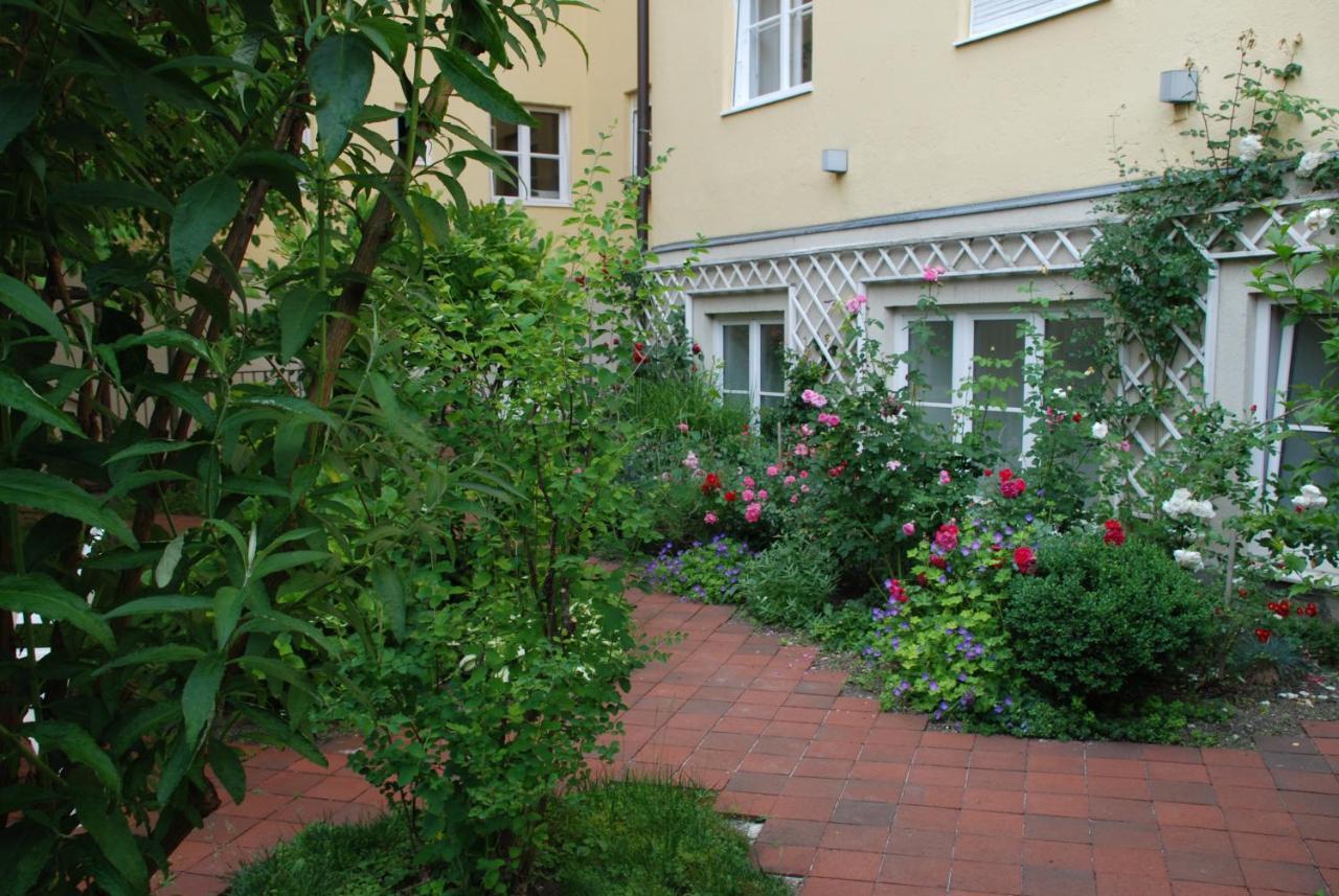 Artist Residence Schwabing Мюнхен Екстериор снимка